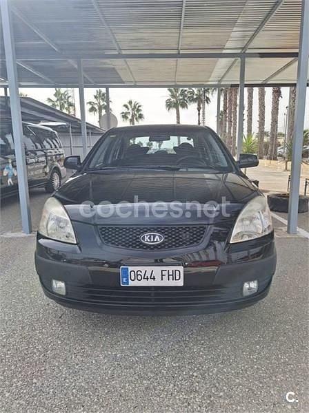 Usado Kia Rio EX 110 CV (80 kW) 2006 Negro Berlina
