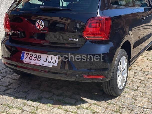 Usado VW Polo Advance 75 CV (55 kW) 2015 Negro Berlina