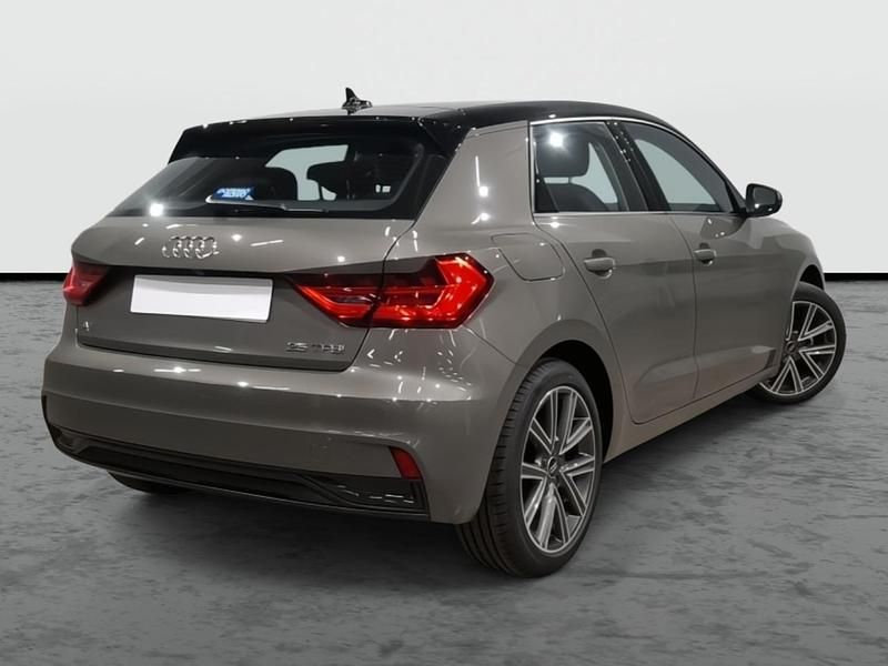 Usado Audi A1 Sportback Sport 95 CV (69 kW) 2025 Gris cronos metalizado / negro mito Utilitario