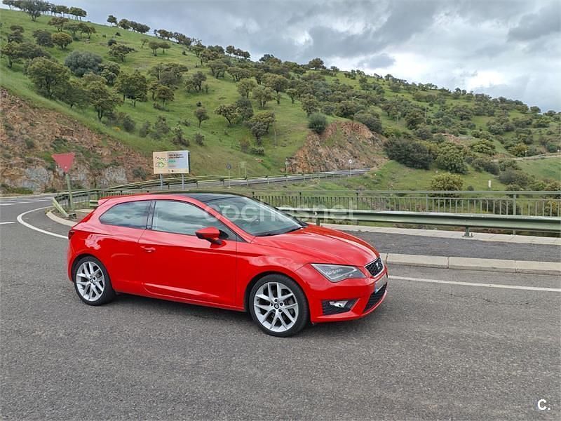 Usado Seat Leon FR 180 CV (132 kW) 2013 Rojo Berlina