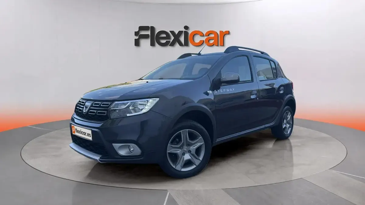 Usado Dacia Sandero Comfort 101 CV (74 kW) 2020 Gris Berlina