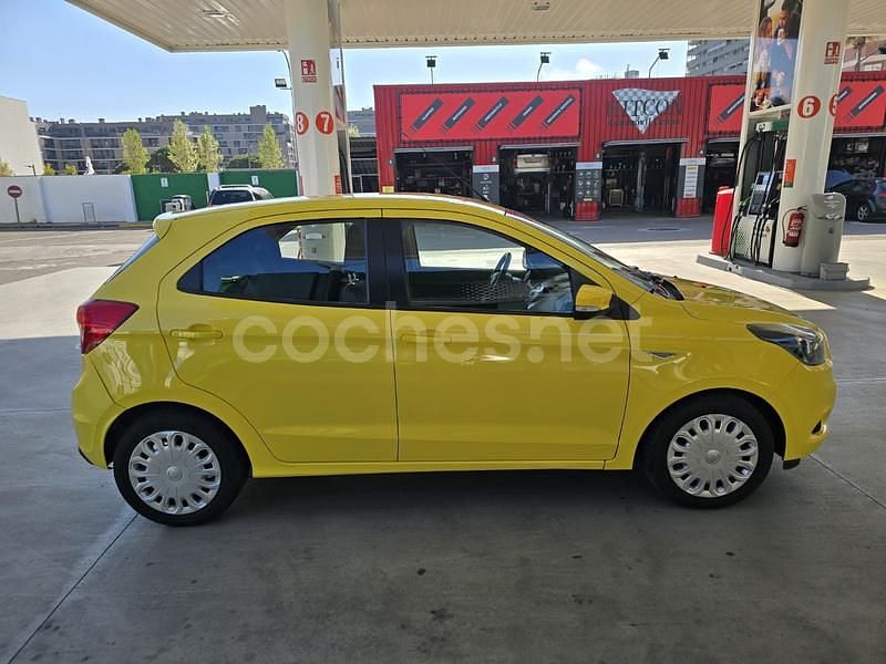 Usado Ford Ka Plus 70 CV (51 kW) 2017 Amarillo Utilitario