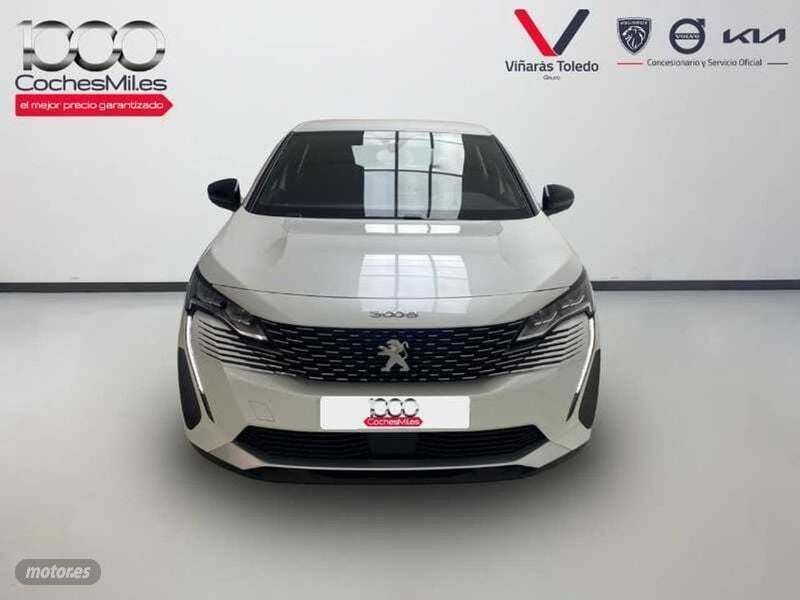 Usado Peugeot 3008 Active 131 CV (96 kW) 2022 Blanco SUV