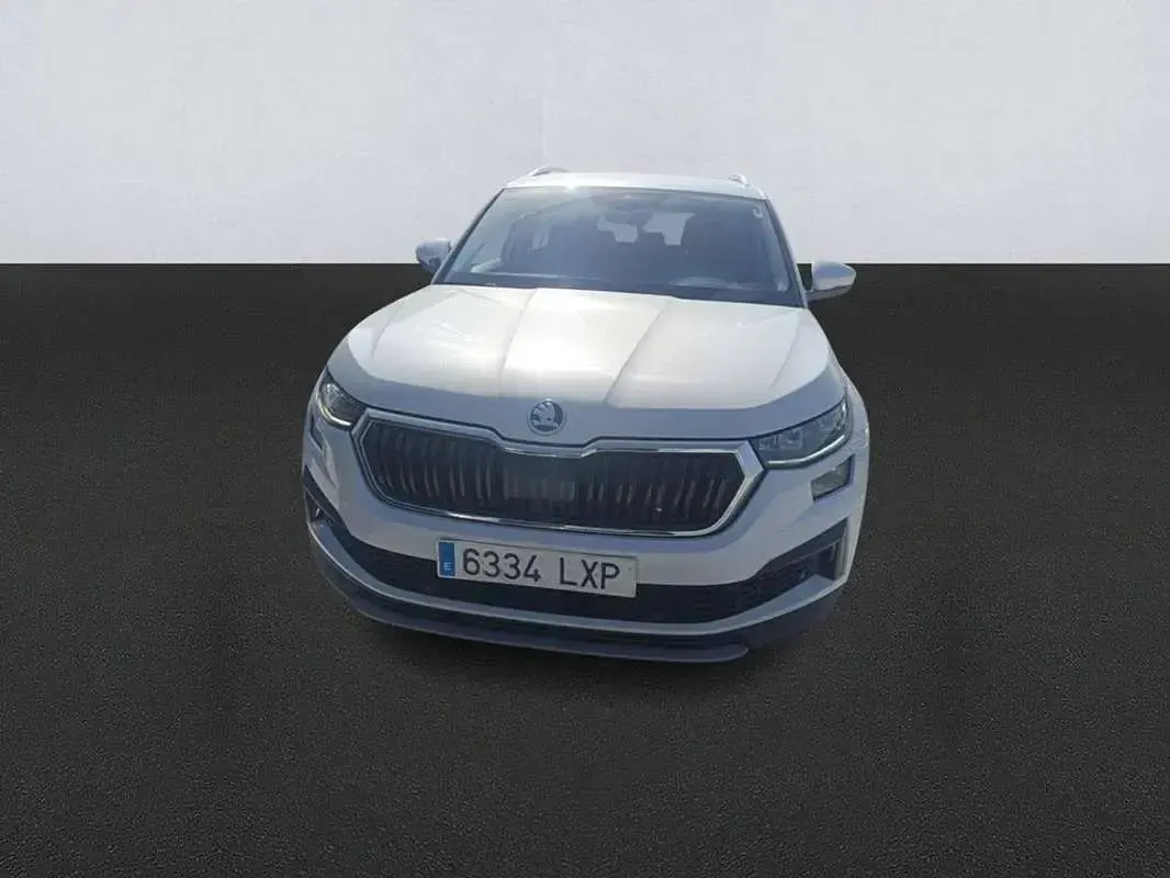 Usado Skoda Kodiaq Ambition 150 CV (110 kW) 2022 Blanco SUV