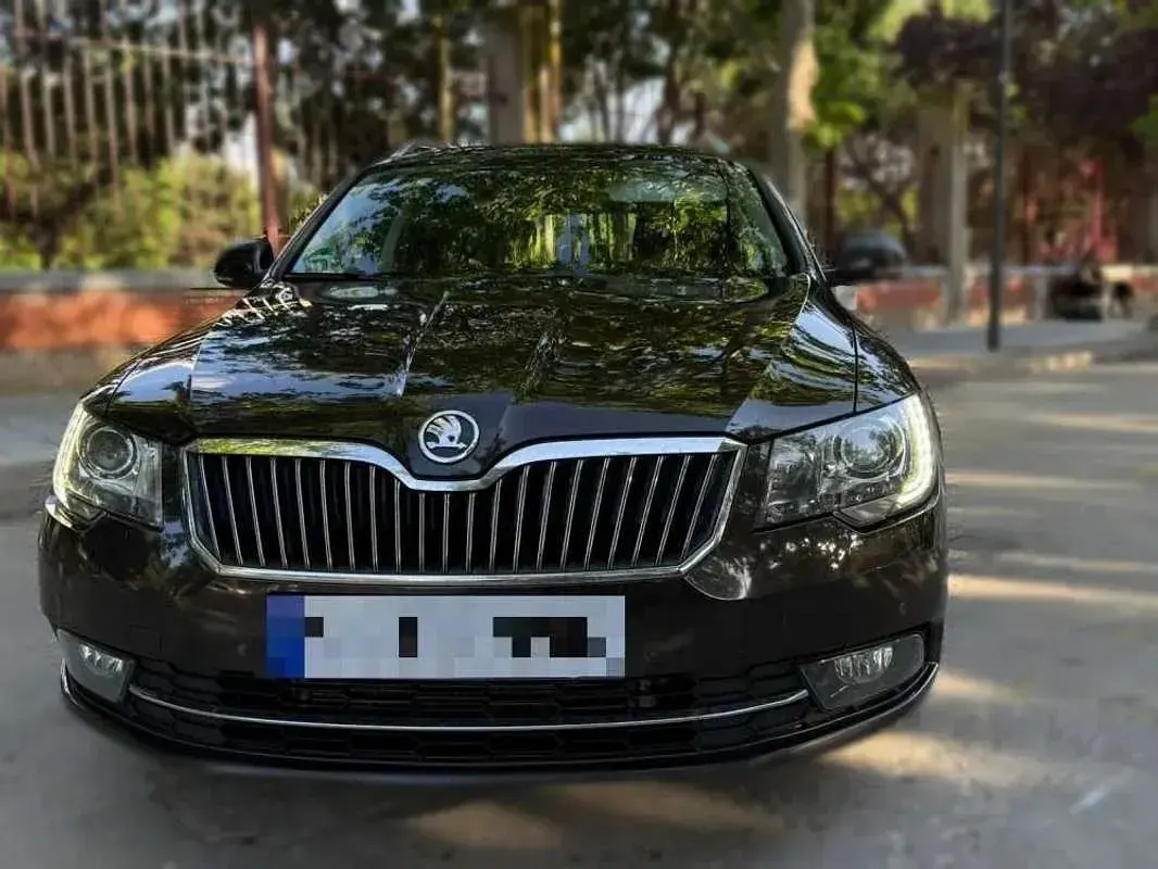 Usado Skoda Superb Ambition 170 CV (125 kW) 2013 Burdeos Familiar