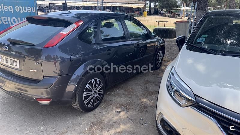 Gris / plata Usado 2006 Ford Focus Ghia Berlina | 2000 € (Super precio) - Imagen 1/2
