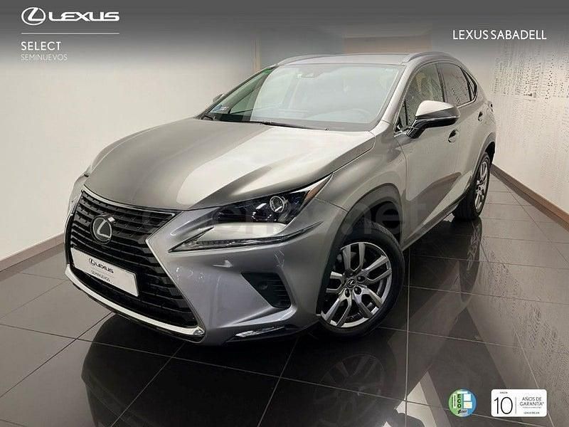 Usado Lexus NX300h Executive Line 197 CV (144 kW) 2019 Gris / plata SUV