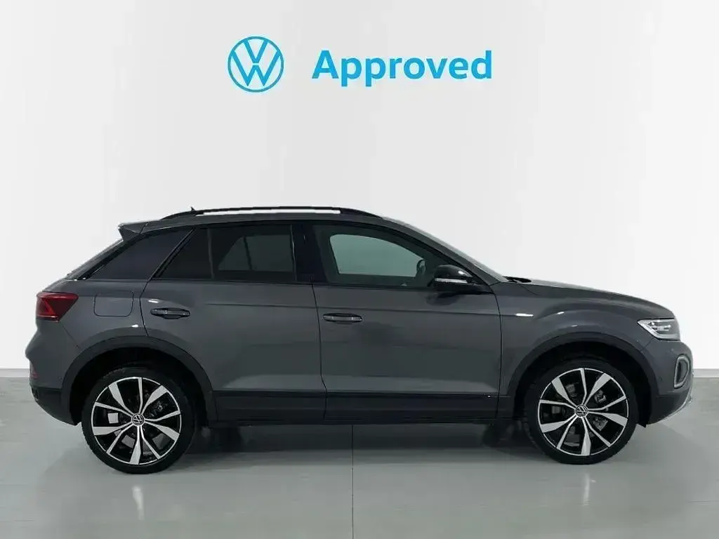 Usado VW T-Roc 150 CV (110 kW) 2025 Gris SUV