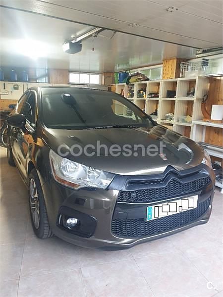Usado Citroën DS4 Style 114 CV (83 kW) 2014 Marrón Utilitario