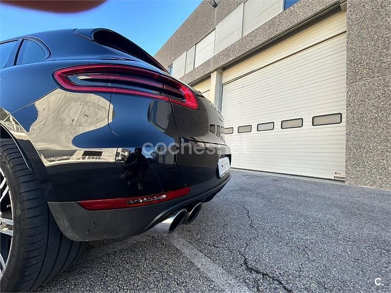 Käytetty Porsche Macan 245 HP (180 kW) 2018 Musta Katumaasturi