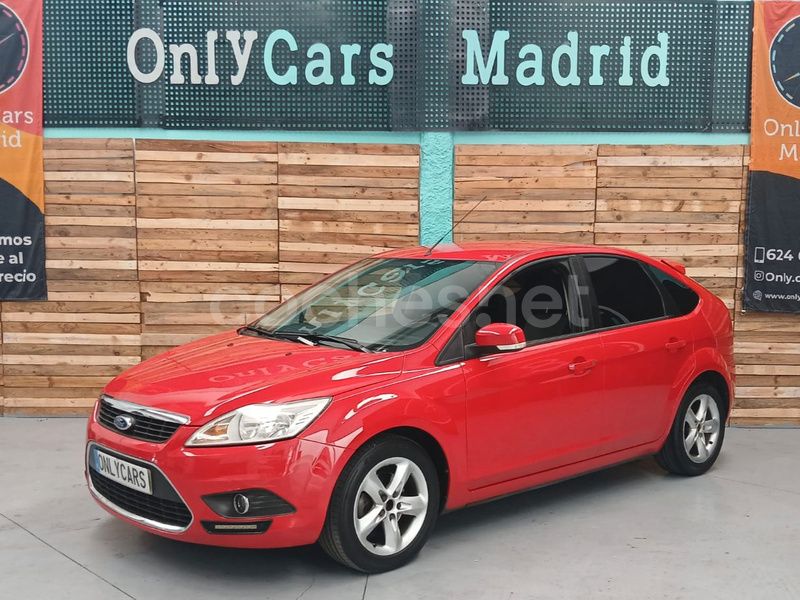 Rojo Usado 2010 Ford Focus Trend Berlina | 5790 € (Precio justo) - Imagen 1/4