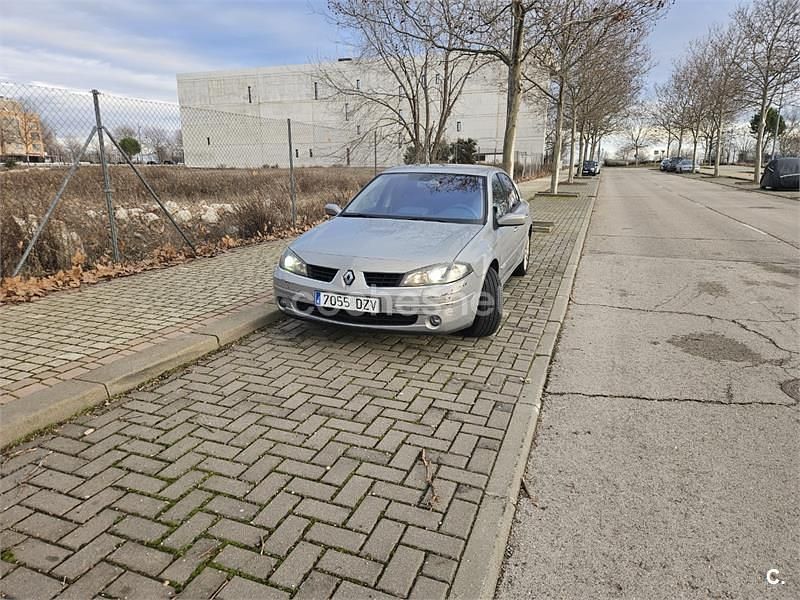 Gris / plata Usado 2006 Renault Laguna II Privilege Berlina | 3400 € (Precio justo) - Imagen 1/4