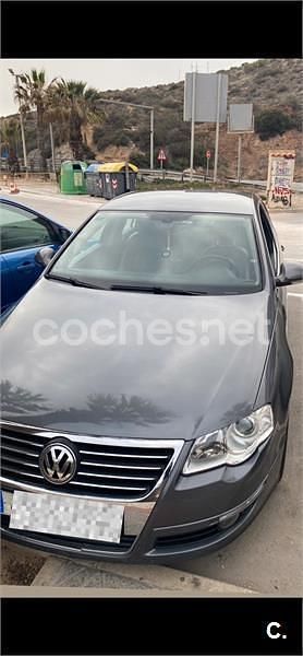 Usado VW Passat Advance 140 CV (102 kW) 2006 Gris / plata Familiar