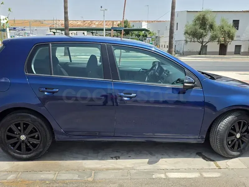 Usado VW Golf VI 105 CV (77 kW) 2010 Azul Berlina