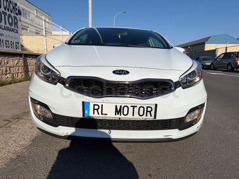 Käytetty Kia ProCeed 136 HP (100 kW) 2017 Valkoinen Viistoperä