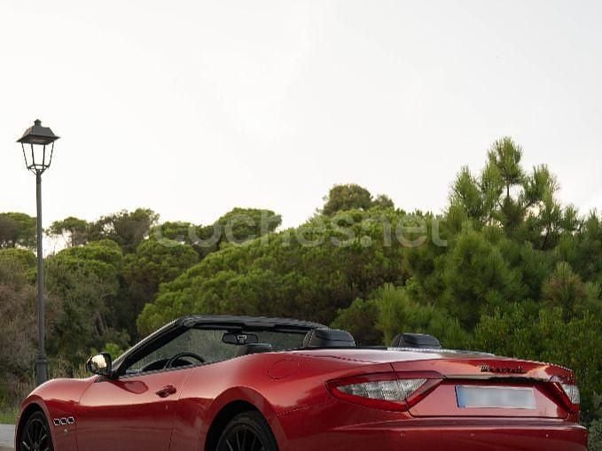 Usado Maserati GranCabrio 450 CV (330 kW) 2012 Rojo Descapotable