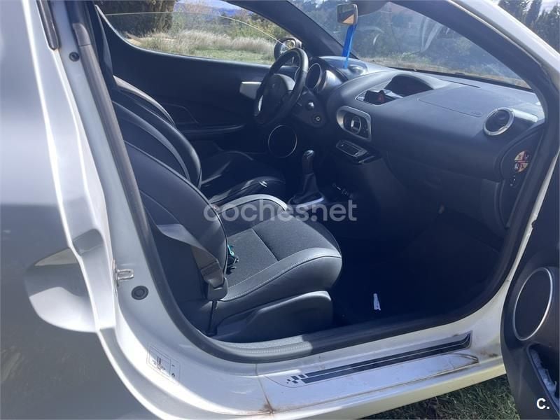 Usado Renault Wind Dynamique 100 CV (73 kW) 2012 Blanco Coupe