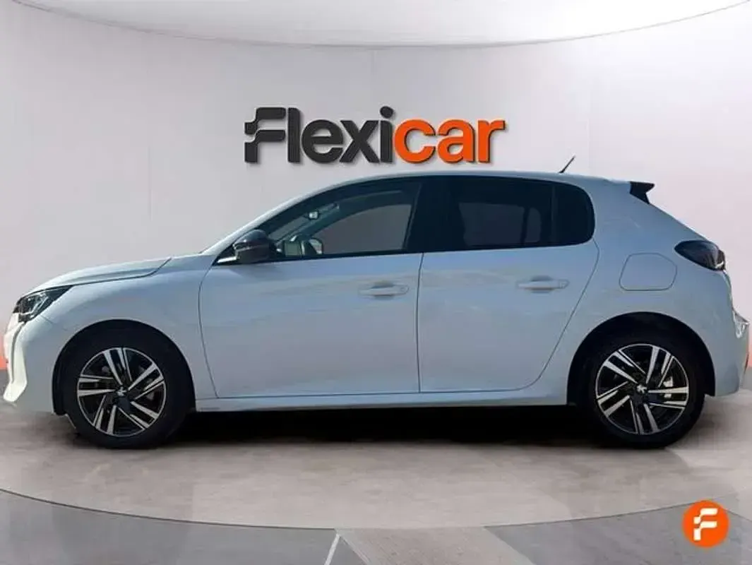 Usado Peugeot 208 Active 101 CV (74 kW) 2023 Blanco Utilitario