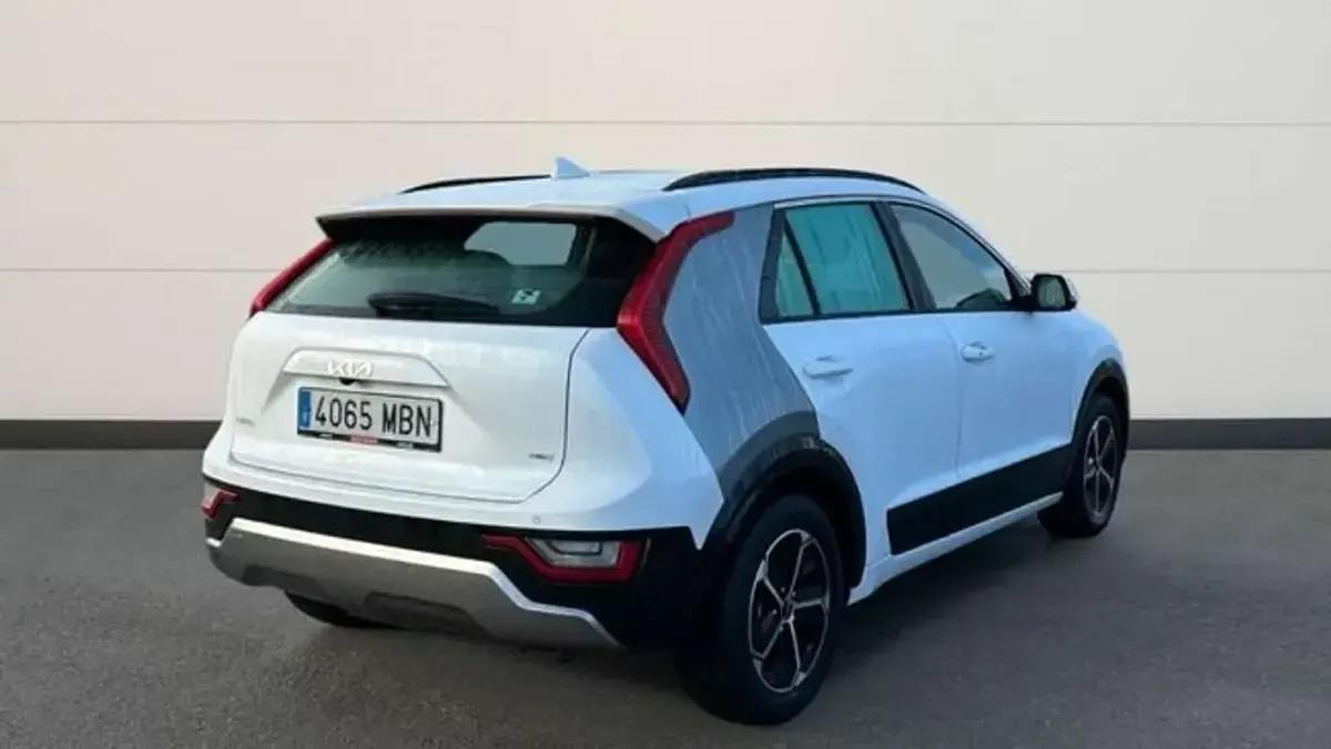Usado Kia Niro 141 CV (103 kW) 2022 Blanco SUV