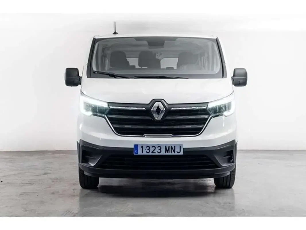 Usado Renault Trafic 109 CV (80 kW) 2024 Blanco Monovolumen