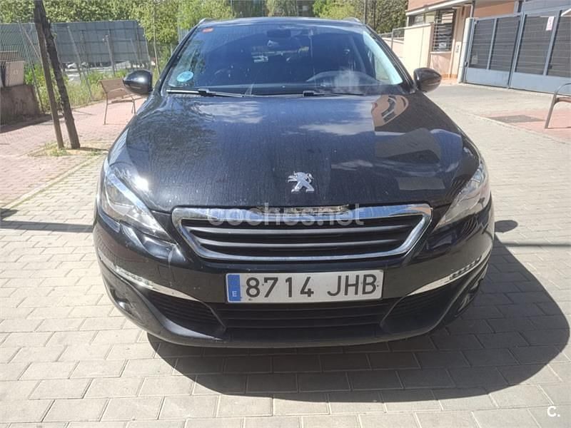 Usado Peugeot 308 SW Allure 130 CV (95 kW) 2015 Negro Familiar