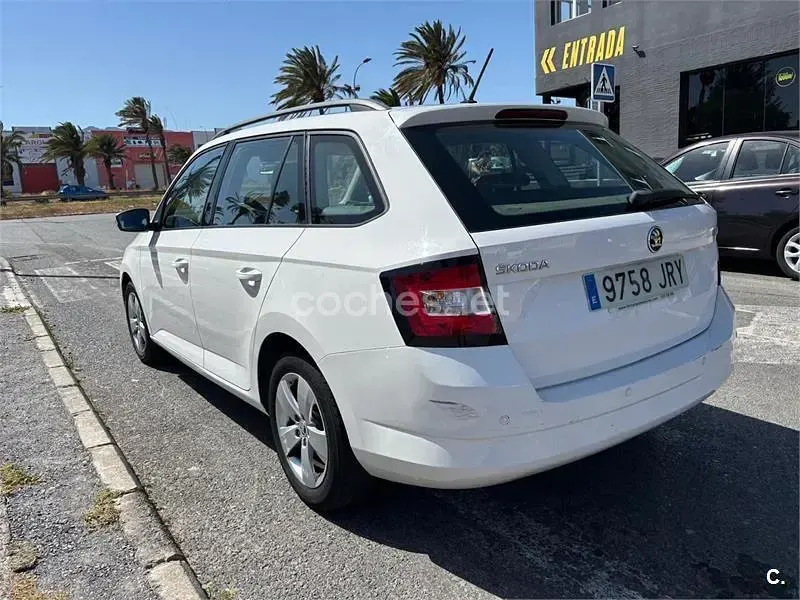 Usado Skoda Fabia Style 90 CV (66 kW) 2016 Blanco Familiar