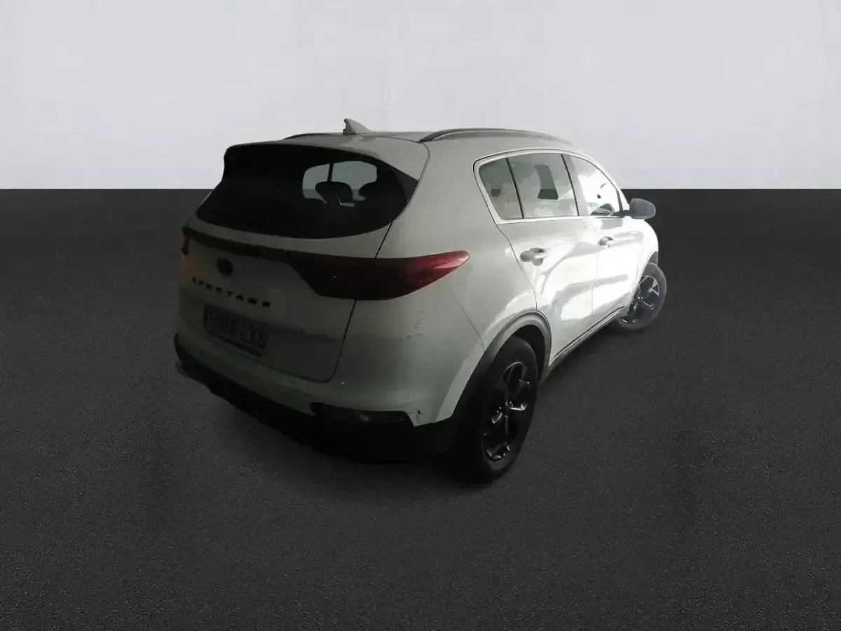 Usado Kia Sportage 136 CV (100 kW) 2022 Blanco SUV