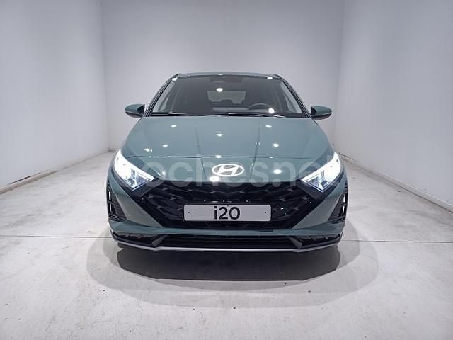 Nuevo Hyundai i20 100 CV (73 kW) 2025 Verde Berlina