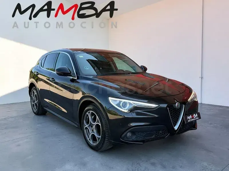 Usado Alfa Romeo Stelvio 150 CV (110 kW) 2018 Negro SUV