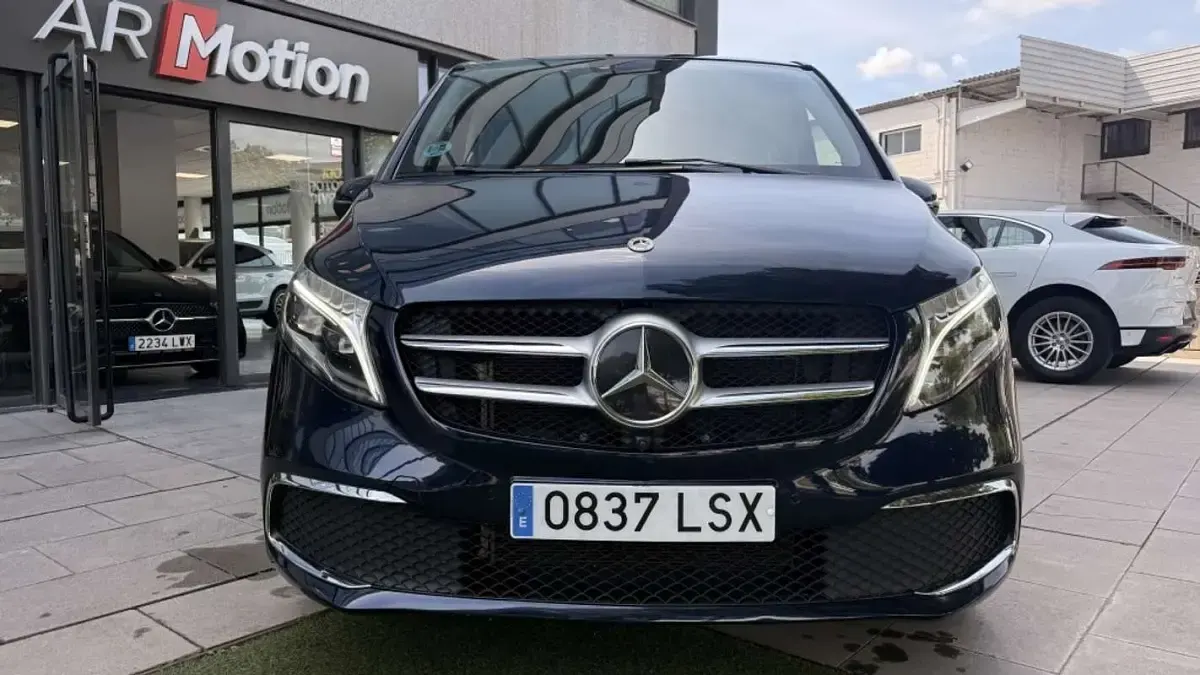 Usado Mercedes V250 Avantgarde 190 CV (139 kW) 2021 Azul Monovolumen