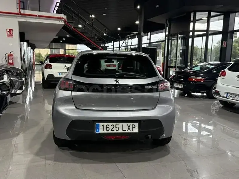 Usado Peugeot 208 Active 75 CV (55 kW) 2022 Gris / plata Utilitario
