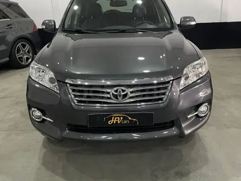 Usado Toyota RAV4 Executive 150 CV (110 kW) 2011 Gris / plata SUV