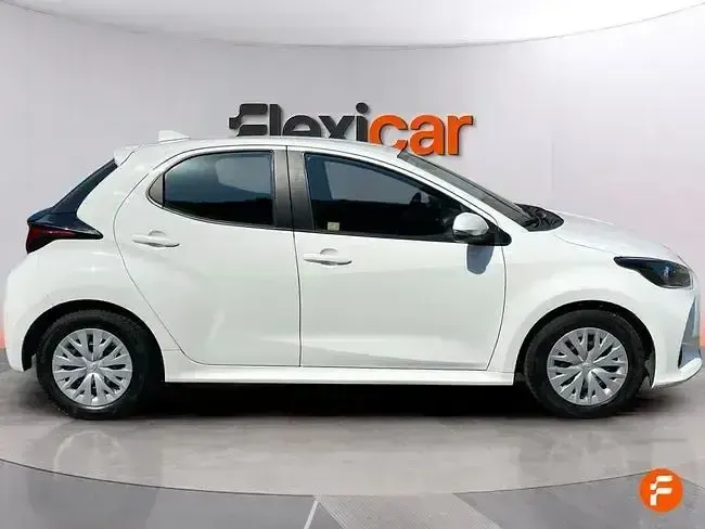 Usado Toyota Yaris Edition 125 CV (91 kW) 2023 Blanco Utilitario
