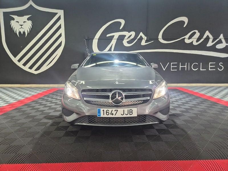 Usado Mercedes A200 Urban 136 CV (100 kW) 2015 Gris / plata Berlina