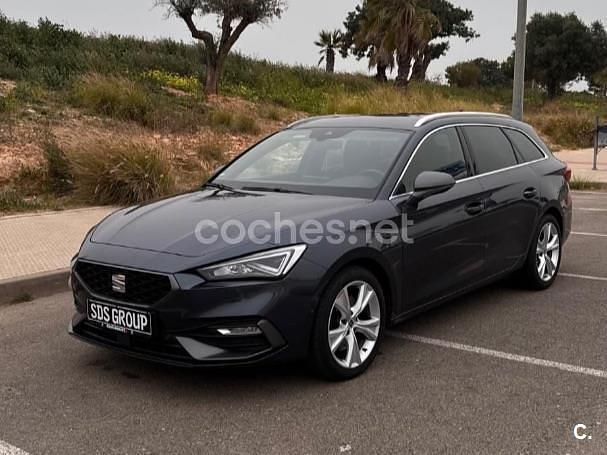 Usado Seat Leon FR 150 CV (110 kW) 2021 Gris / plata Familiar