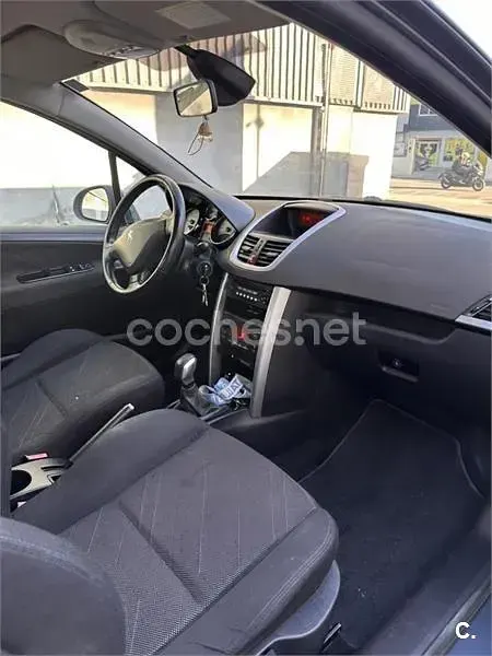 Usado Peugeot 207 110 CV (80 kW) 2006 Azul Berlina