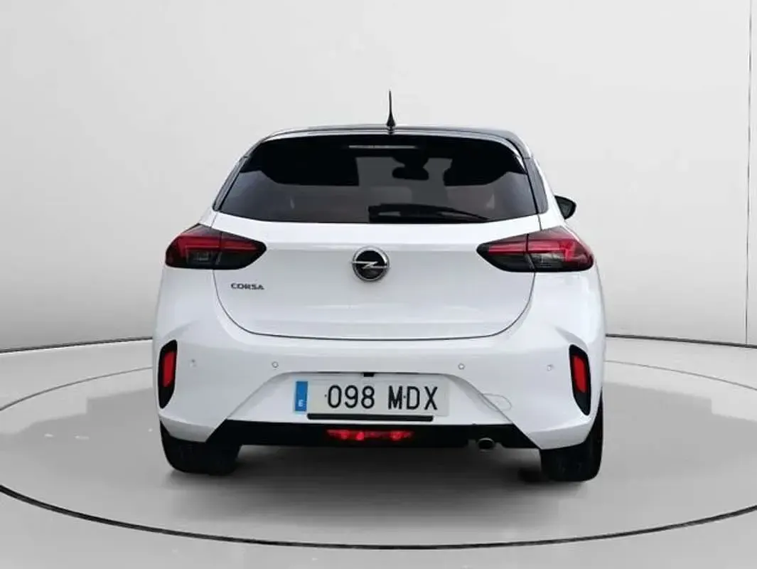 Usado Opel Corsa GS Line 101 CV (74 kW) 2023 Blanco Utilitario