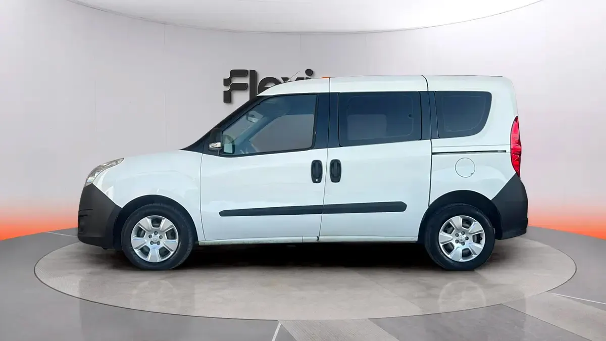 Usado Opel Combo 95 CV (69 kW) 2017 Blanco Monovolumen