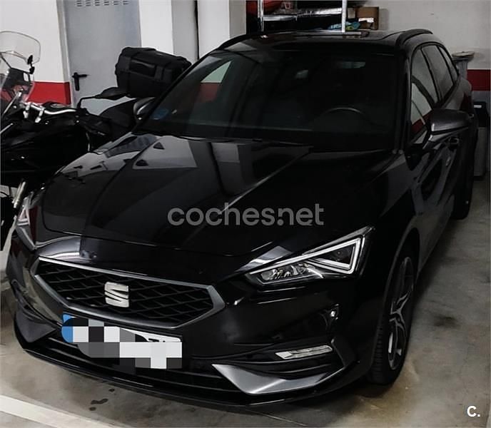 Usado Seat Leon FR 204 CV (150 kW) 2021 Negro Familiar
