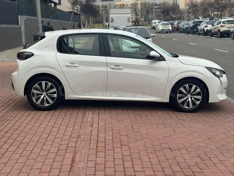 Usado Peugeot 208 Active 75 CV (55 kW) 2021 Blanco Utilitario