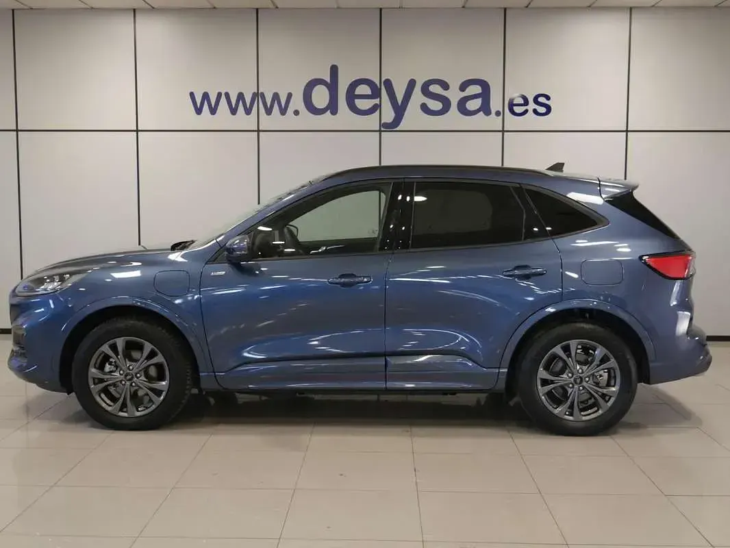Usado Ford Kuga ST-Line X 224 CV (164 kW) 2023 Azul SUV