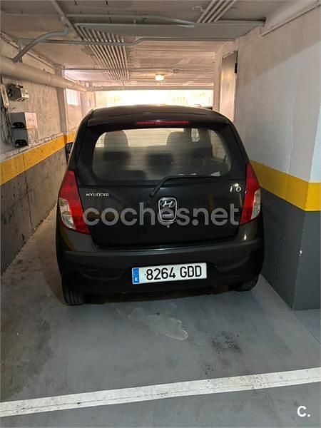 Usado Hyundai i10 Comfort 66 CV (48 kW) 2008 Negro Utilitario