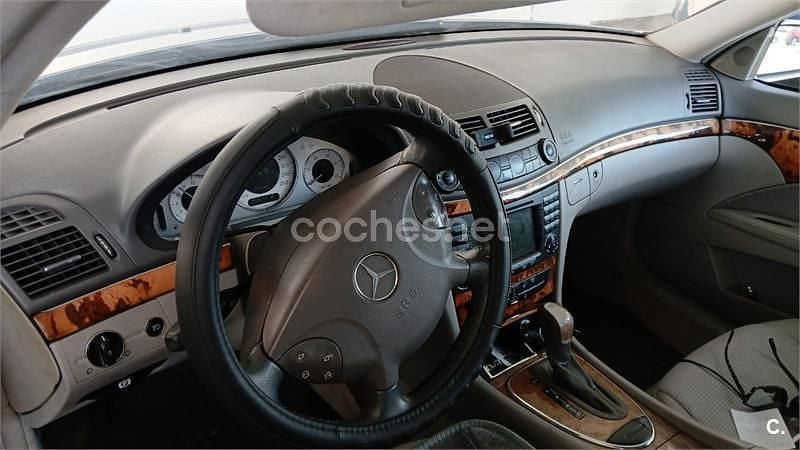 Gris / plata Usado 2005 Mercedes E320 Avantgarde Berlina | 3900 € (Buen precio) - Imagen 1/4