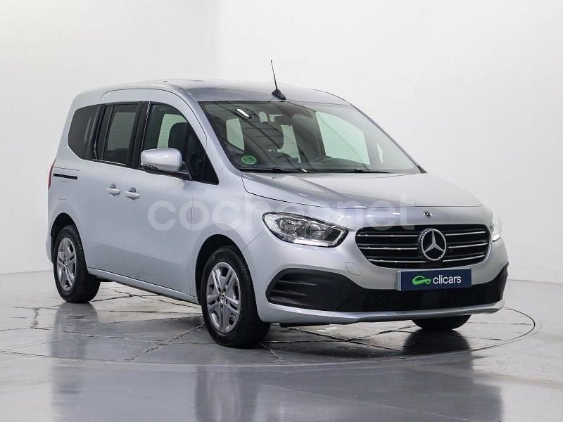 Usado Mercedes T180 116 CV (85 kW) 2024 Gris / plata Monovolumen