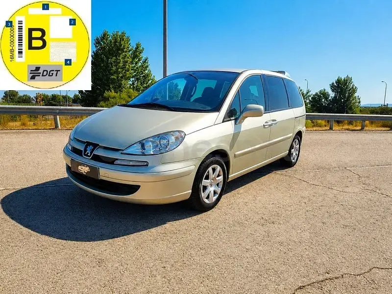 Usado Peugeot 807 120 CV (88 kW) 2007 Amarillo Monovolumen