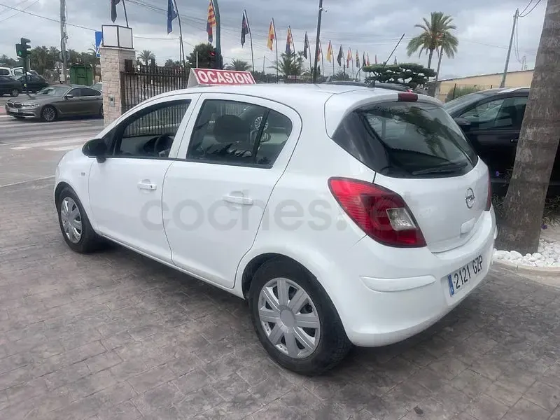 Usado Opel Corsa Color Edition 95 CV (69 kW) 2010 Blanco Utilitario