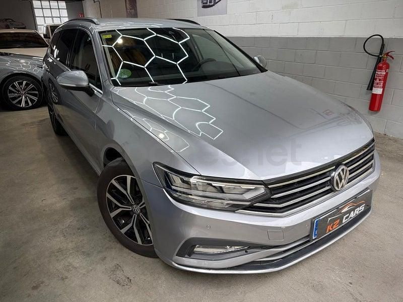 Usado VW Passat Executive 150 CV (110 kW) 2020 Gris / plata Familiar