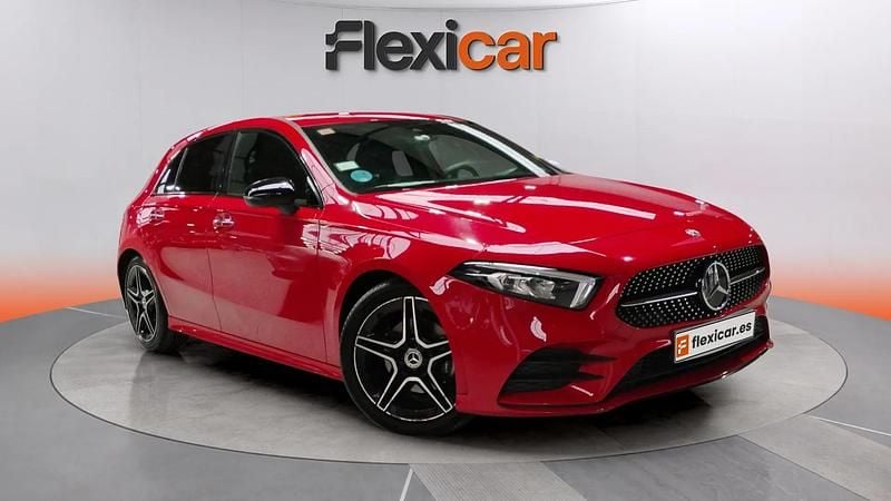 Usado Mercedes A180 116 CV (85 kW) 2019 Rojo Utilitario