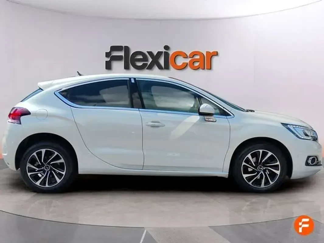 Usado DS Automobiles DS4 Style 120 CV (88 kW) 2017 Blanco Berlina