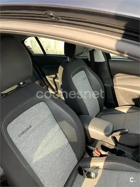 Usado Fiat Tipo Cross 100 CV (73 kW) 2021 Negro Berlina